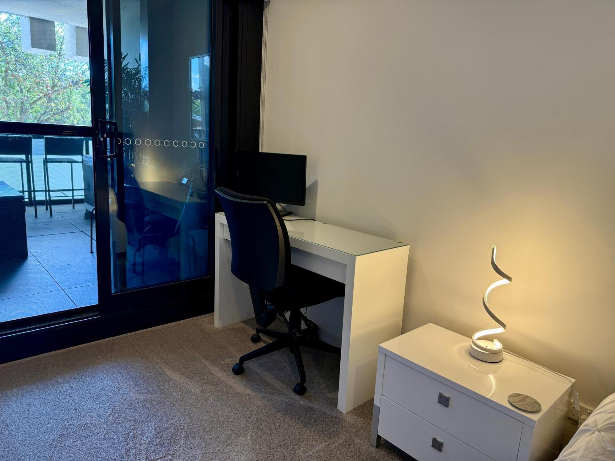 Midnight Luxe: Chic Braddon Apartment with Pool and Sauna Canberra Exterior photo
