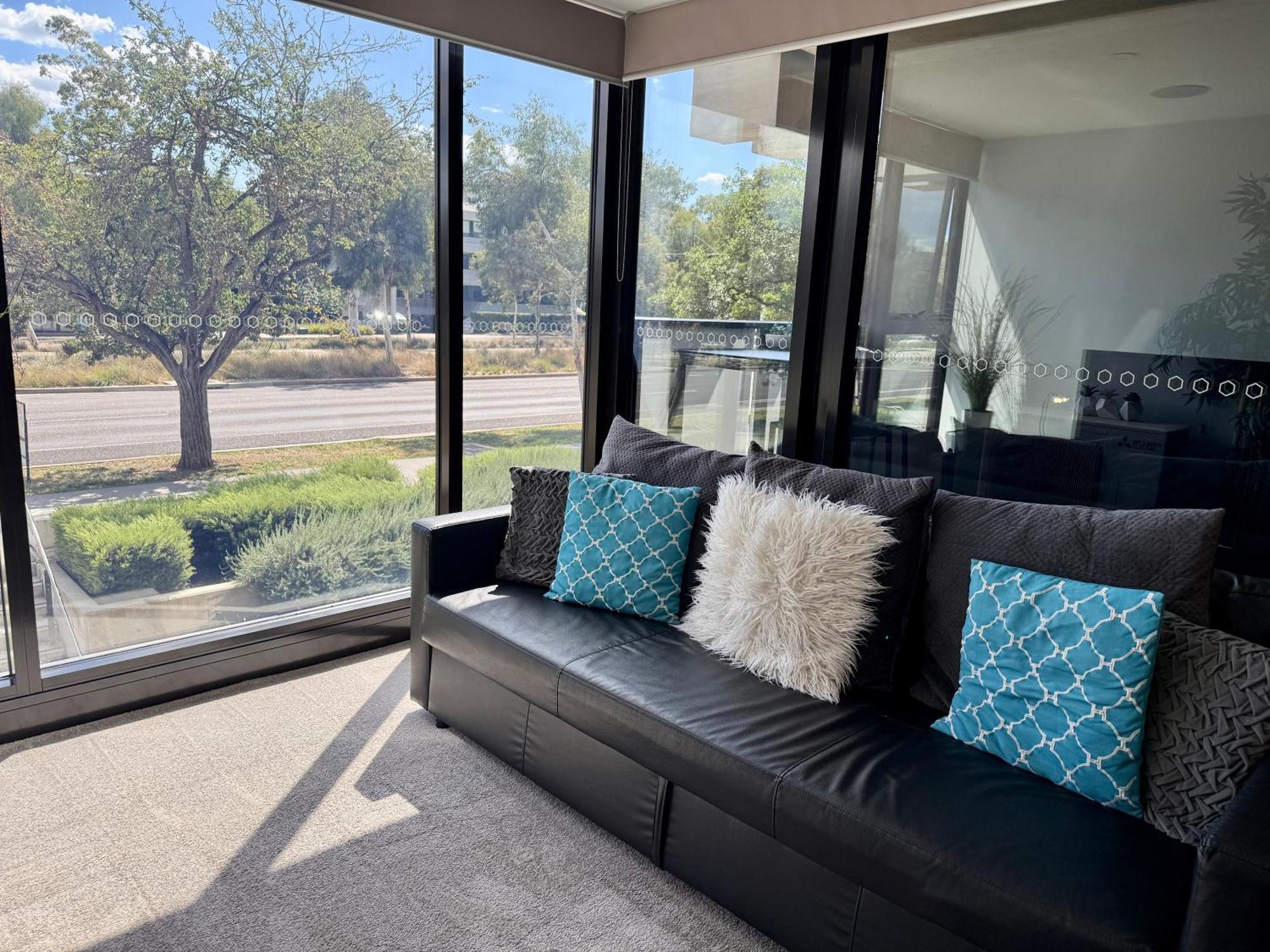 Midnight Luxe: Chic Braddon Apartment with Pool and Sauna Canberra Exterior photo